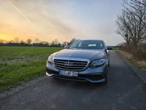 Mercedes-Benz E 220 E 220 d T 9G-TRONIC Exclusive