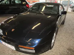 Porsche 944