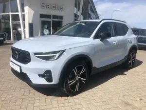 Volvo XC40 B3 Plus Dark Standheizung