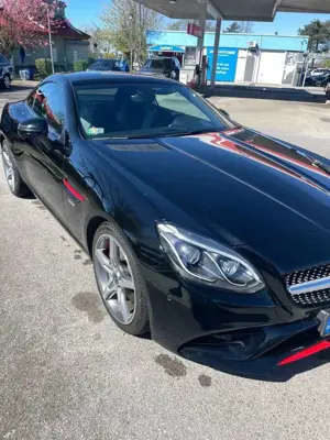 Mercedes-Benz SLC 180 9G-TRONIC RedArt Edition