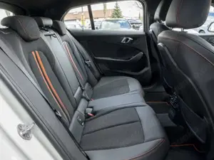 BMW 118 i Aut. Sport Line el.SITZE LENKRHZ aut.HECKKL Bild 4