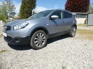 Nissan Qashqai Tekna 2.0 Autom. / Vollausstattung / Sehr Schön