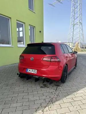 Volkswagen Golf GTI GTI Performance 2.0 TFSI Bild 2