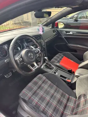 Volkswagen Golf GTI GTI Performance 2.0 TFSI Bild 3