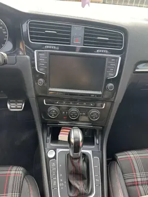 Volkswagen Golf GTI GTI Performance 2.0 TFSI Bild 5