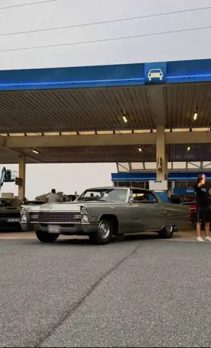 Cadillac Deville Sedan Hardtop