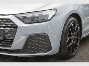 Audi A1 Sportback 30 TFSI S-tronic Kamera/Sitzheizung/LED/Smartphone Interf Bild 5