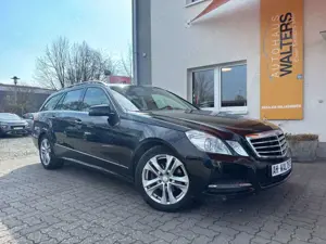 Mercedes-Benz E 220 T-Modell = Garantie - Avantgarde - Ahk =