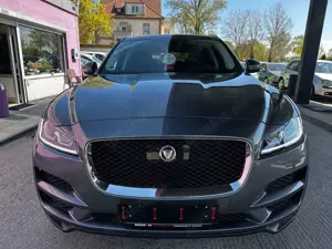 Jaguar F-Pace Bild 2