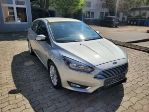Ford Focus Titanium/Automatik/Navi/Klimatro./Sitzh./ AHK/