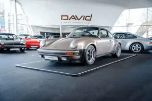 Porsche 930