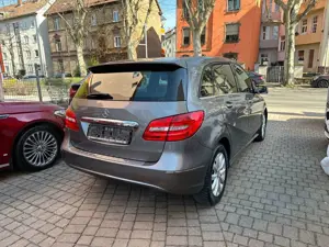 Mercedes-Benz B 200 CDI Leder/Navi/Totwinkel/Spur/Panorama Bild 5