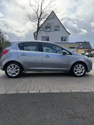 Opel Corsa 1.2 16V Selection 110 Jahre