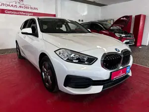 BMW 118 118 d lim. -SHZ-PDC-NAVI