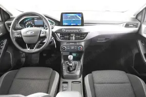 Ford Focus Cool  Connect Turnier *1.Hand*AHK*Navi* Bild 2