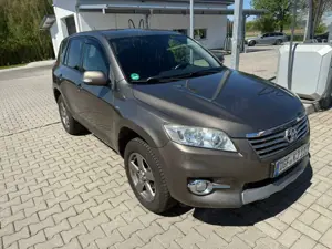 Toyota RAV 4 2.2 D-4D 4x4 Automatik Travel