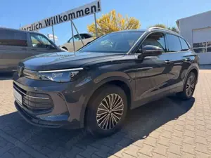 Volkswagen Tiguan 1.5 eTSI DSG Life *Anhängerkupplung*Navi-vorber