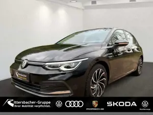 Volkswagen Golf VIII Style 1,5 TSI PANO Navi DCC Matrix