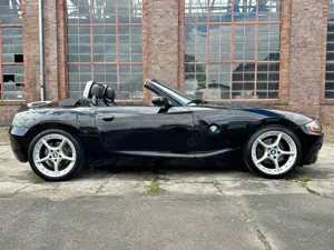 BMW Z4 Roadster 3.0i  - scheckheftgepflegt Leder Alarm Ha Bild 3