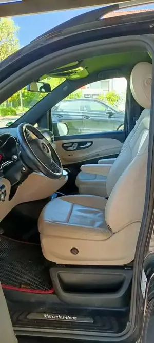 Mercedes-Benz V 300 V 300 d lang 4Matic 9G-TRONIC Avantgarde