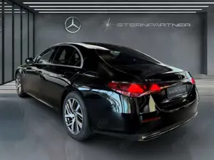 Mercedes-Benz E 300 de Avantgarde, HuD, Burm.4D, Bel.Kühler