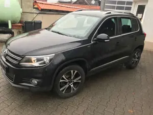 Volkswagen Tiguan 2.0 TDI DSG Lounge Sport 4WD Scheckheft Navi SHZ