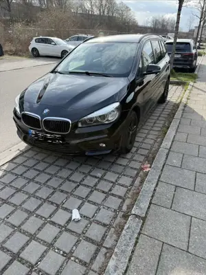BMW 218 218 i Advantage 7 Sitzer 8 Fach Bereift Auf Alu