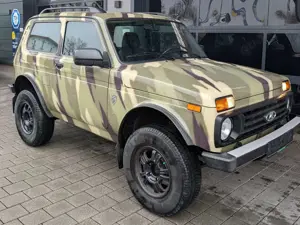 Lada Niva Bronto 4x4 Höher Offroad Räder Klima AHK Bild 3
