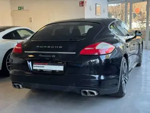 Porsche Panamera 4S Sportabgas Luft Bose Schiebedach R20 Bild 5