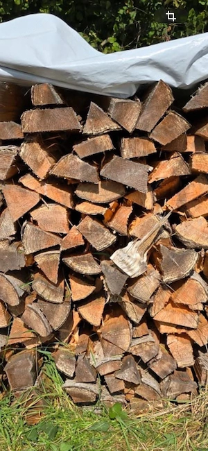 Brennholz gespalten