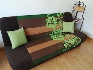 Verkauft wird ein kleines, schönes Schlafsofa. Ideal als Gästeschlafsofa oder für Jugendliche.