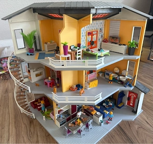 Playmobil Haus mit Einrichtung