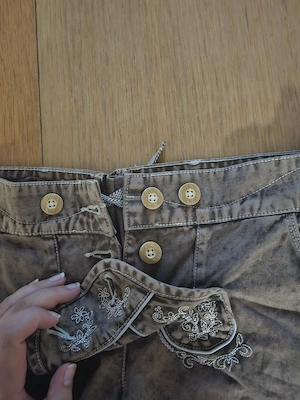 shorts in lederhosen optik Bild 3