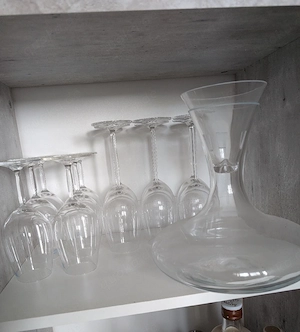 Insgesamt 30 Gläser, Wein, Sekt + Karaffe 