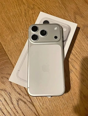 iPhone 17 pro max