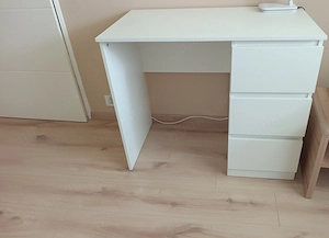 Schreibtisch in weiß