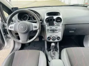 Opel Corsa Corsa 1.4 16V Automatik 150 Jahre Opel Bild 3