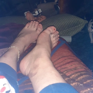 suche man im alter von 20 bis 90 der meine füße verwöhnen möchte  Bild 4