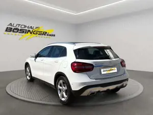 Mercedes-Benz GLA 200 PANO / SHZ / NAVI Bild 5