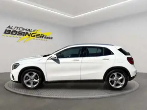 Mercedes-Benz GLA 200 PANO / SHZ / NAVI Bild 4