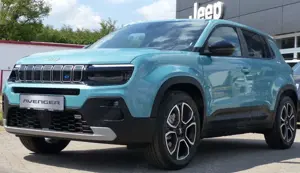 Jeep Avenger Altitude BEV Navi-Winterpaket-Ambiente