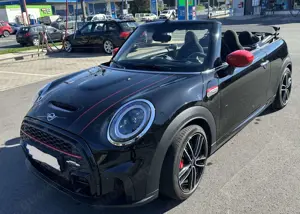 MINI John Cooper Works Cabrio Mini John Cooper Works Cabrio Essential Trim