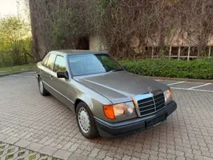 Mercedes-Benz 300 300 D w124, impala metallic, Leder Dattel!