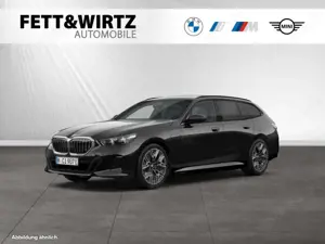 BMW 530 e xDrive Touring M Sport|AHK|Pano|20"LMR