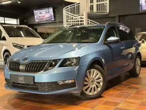 Skoda Octavia COMBI AMBITION NAVI+CARPLAY TEMPOMAT SHZ METALLIC