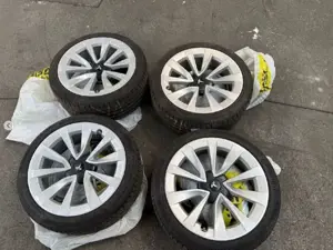 Tesla Model 3 Bild 4