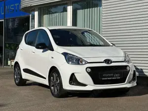 Hyundai i10 1,2 NAVI/PDC/CLIMAA/4SEASON/SHZ/LHZ/GARANTIE Bild 2