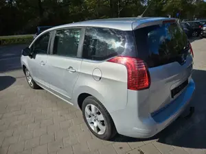 Peugeot 5008 Bild 5