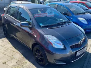 Toyota Yaris Cool Edition Bild 3