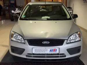 Ford Focus 1.4 Fun X*TÜV11-2026*AHK*SITZHZ*KLIMA*ALU!